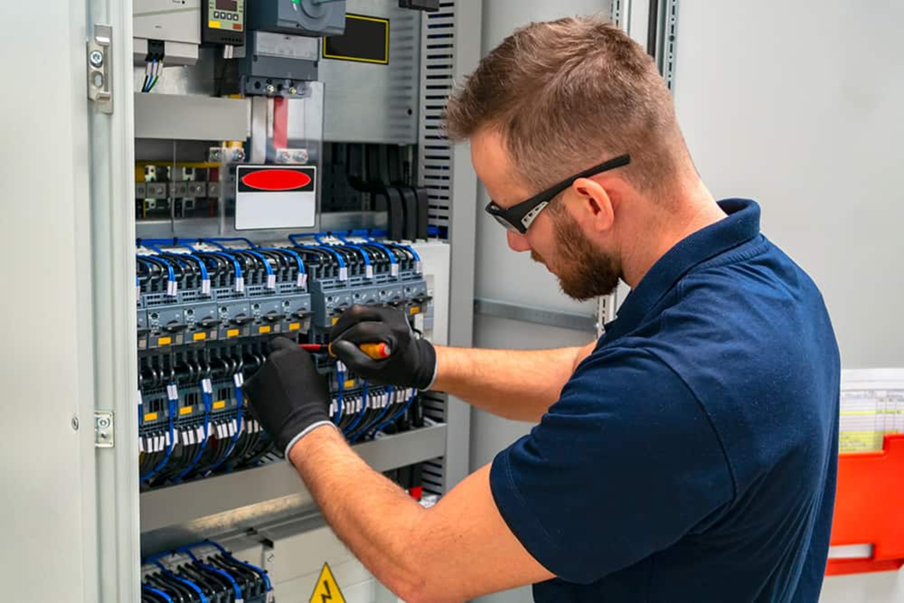 Elektroniker für Energie- und Gebäudetechnik (m/w/d) bei Bodem-Elektro-Elektronik GmbH in Gutenborn
